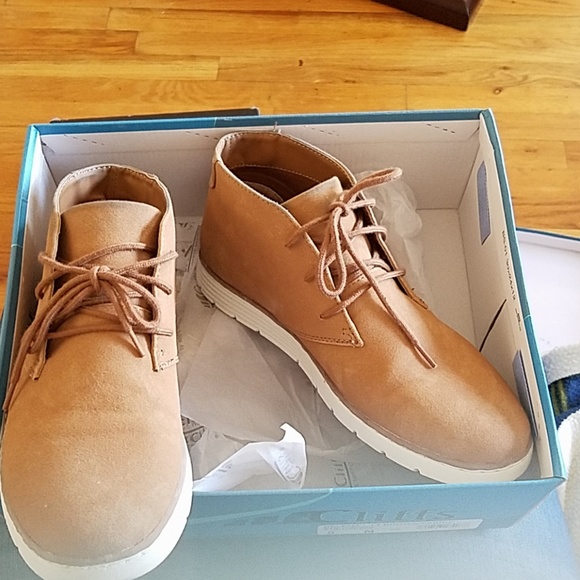 Boots - Picture 3 of 5